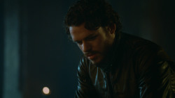 extant_GameOfThrones_3x04-KissedByFire_5004