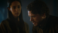 extant_GameOfThrones_3x04-KissedByFire_5029