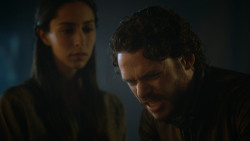 extant_GameOfThrones_3x04-KissedByFire_5033