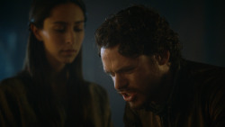 extant_GameOfThrones_3x04-KissedByFire_5034
