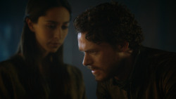 extant_GameOfThrones_3x04-KissedByFire_5036