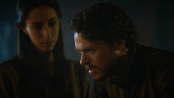 extant_GameOfThrones_3x04-KissedByFire_5039