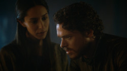 extant_GameOfThrones_3x04-KissedByFire_5042