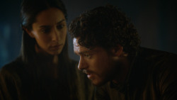 extant_GameOfThrones_3x04-KissedByFire_5046