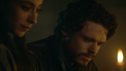extant_GameOfThrones_3x04-KissedByFire_5059