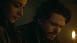 extant_GameOfThrones_3x04-KissedByFire_5061