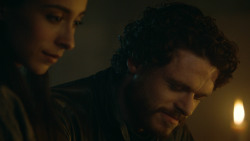 extant_GameOfThrones_3x04-KissedByFire_5063