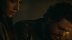extant_GameOfThrones_3x04-KissedByFire_5066