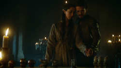 extant_GameOfThrones_3x04-KissedByFire_5071