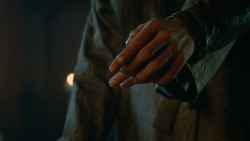 extant_GameOfThrones_3x04-KissedByFire_5076