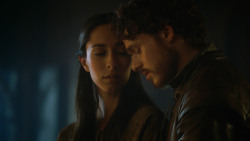 extant_GameOfThrones_3x04-KissedByFire_5080