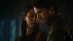 extant_GameOfThrones_3x04-KissedByFire_5088