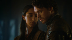 extant_GameOfThrones_3x04-KissedByFire_5089