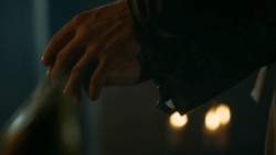 extant_GameOfThrones_3x04-KissedByFire_5091