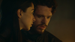extant_GameOfThrones_3x04-KissedByFire_5092