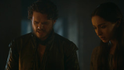 extant_GameOfThrones_3x04-KissedByFire_5113