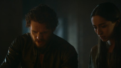 extant_GameOfThrones_3x04-KissedByFire_5115