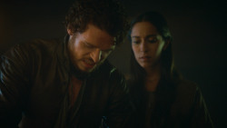 extant_GameOfThrones_3x04-KissedByFire_5119