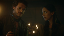 extant_GameOfThrones_3x04-KissedByFire_5134