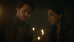extant_GameOfThrones_3x04-KissedByFire_5142