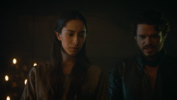 extant_GameOfThrones_3x04-KissedByFire_5148