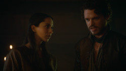 extant_GameOfThrones_3x04-KissedByFire_5154