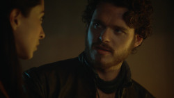 extant_GameOfThrones_3x04-KissedByFire_5164