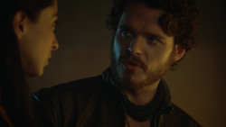 extant_GameOfThrones_3x04-KissedByFire_5165