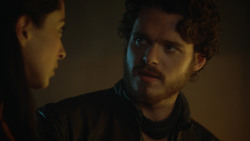 extant_GameOfThrones_3x04-KissedByFire_5167