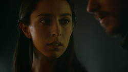extant_GameOfThrones_3x04-KissedByFire_5169