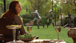 extant_GameOfThrones_3x04-KissedByFire_5185