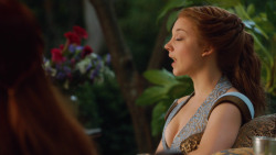 extant_GameOfThrones_3x04-KissedByFire_5213