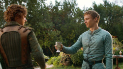 extant_GameOfThrones_3x04-KissedByFire_5235
