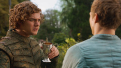 extant_GameOfThrones_3x04-KissedByFire_5240