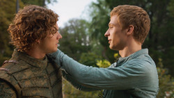extant_GameOfThrones_3x04-KissedByFire_5244