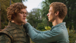 extant_GameOfThrones_3x04-KissedByFire_5246