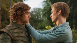 extant_GameOfThrones_3x04-KissedByFire_5249