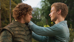 extant_GameOfThrones_3x04-KissedByFire_5251