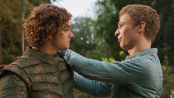 extant_GameOfThrones_3x04-KissedByFire_5253