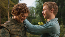 extant_GameOfThrones_3x04-KissedByFire_5255