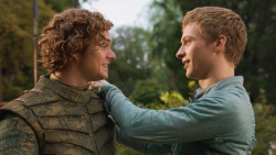 extant_GameOfThrones_3x04-KissedByFire_5257