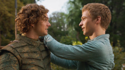 extant_GameOfThrones_3x04-KissedByFire_5258