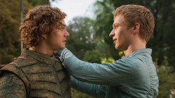 extant_GameOfThrones_3x04-KissedByFire_5259