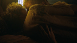 extant_GameOfThrones_3x04-KissedByFire_5260