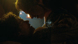 extant_GameOfThrones_3x04-KissedByFire_5270