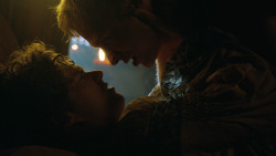 extant_GameOfThrones_3x04-KissedByFire_5271