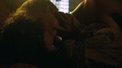 extant_GameOfThrones_3x04-KissedByFire_5287