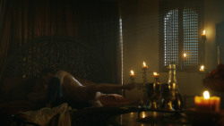 extant_GameOfThrones_3x04-KissedByFire_5288