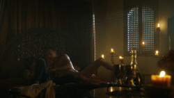 extant_GameOfThrones_3x04-KissedByFire_5289