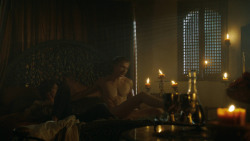 extant_GameOfThrones_3x04-KissedByFire_5290